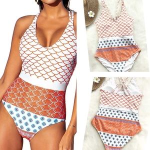 NWOT womans size Medium one piece swimsuit 🩱